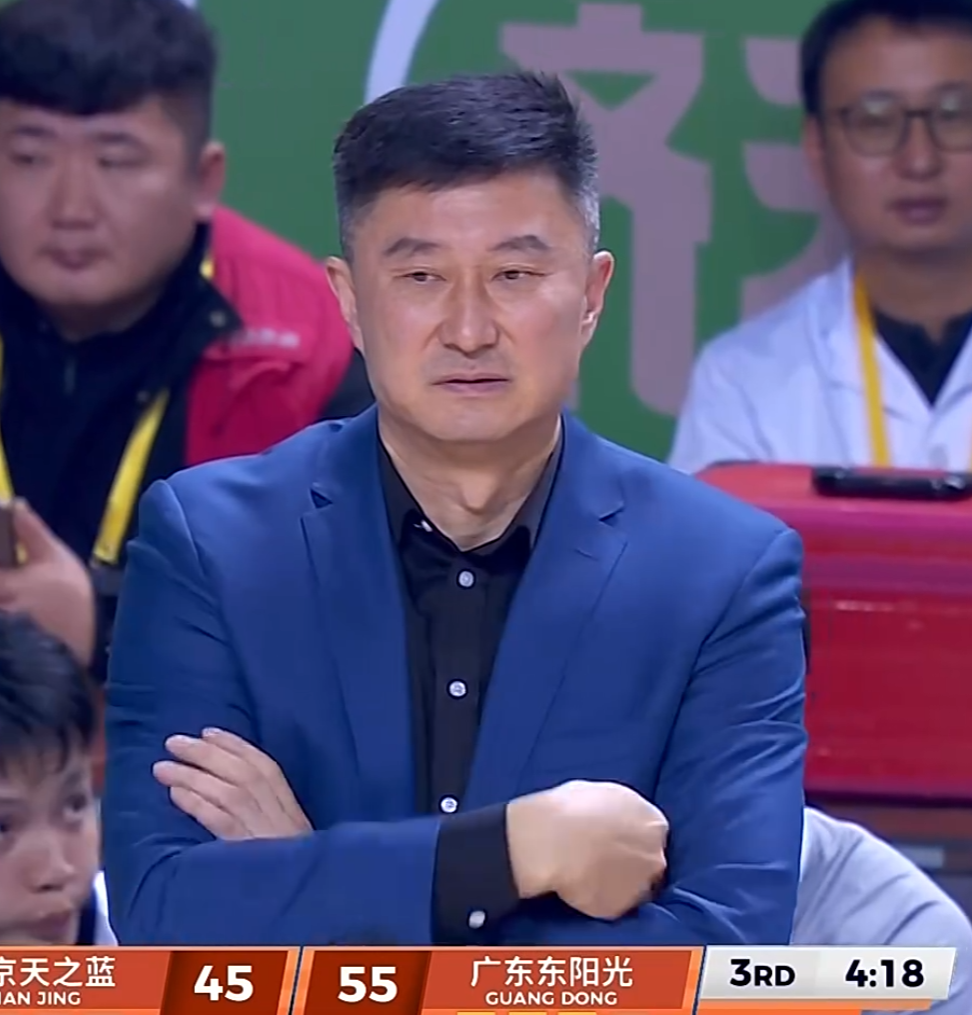 爱游戏体育登录入口-宏远早报！杜锋深夜发声，徐杰将前往美国特训，朱芳雨开始干活
